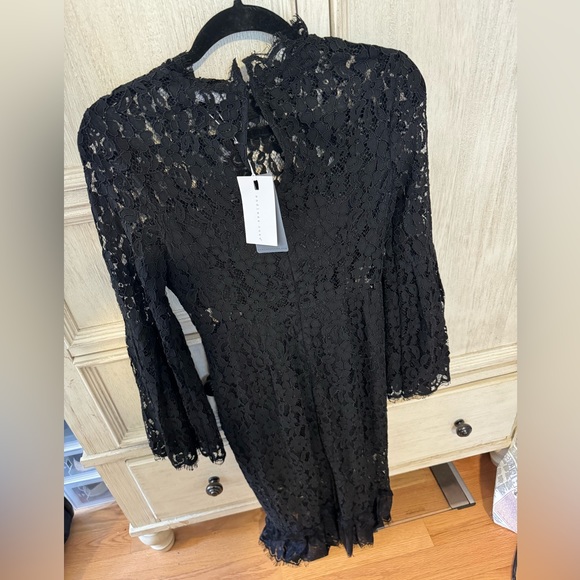 Endless Rose black lace long sleeved dress - Picture 2 of 5
